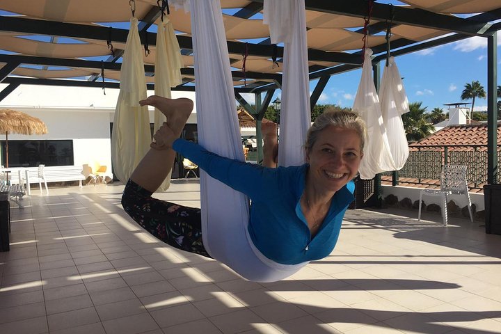 Experiencia de Yoga Aéreo en Maspalomas, España