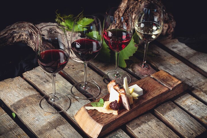 Visita a la bodega y degustación en Tenerife con el sumiller