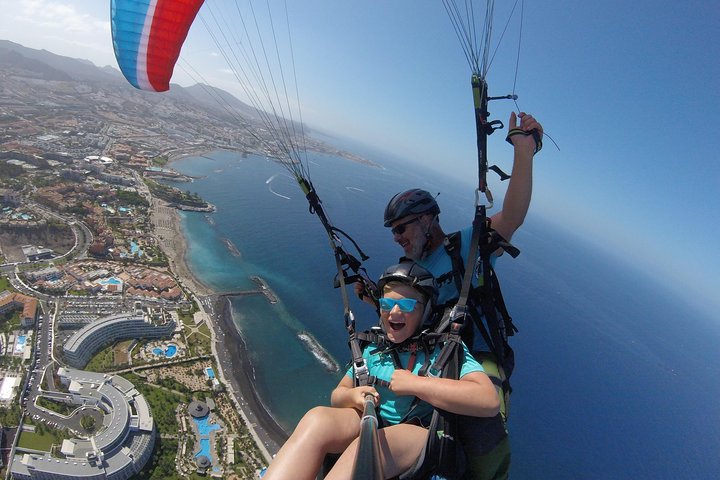 Vuelo en tándem en parapente de alto rendimiento en la zona sur de Tenerife
