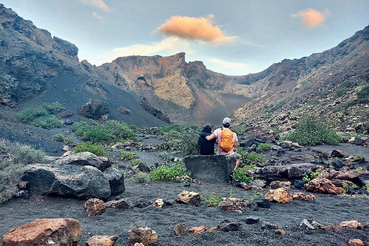 Senderismo Parque Nacional de Timanfaya con Merienda Típica Canaria