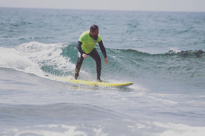Experiencia de Clase de Surf en Playa de la Américas