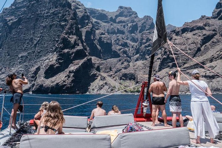 Crucero por el oeste de Tenerife con almuerzo y barra libre